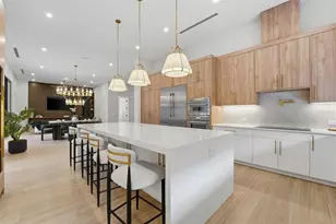 2450 Hawthorne St, Sarasota, FL 34239 - Photo 11