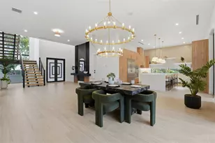 2450 Hawthorne St, Sarasota, FL 34239 - Photo 7