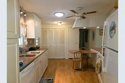 3209 Oakwood Boulevard S, Sarasota, FL 34237 - Photo 9