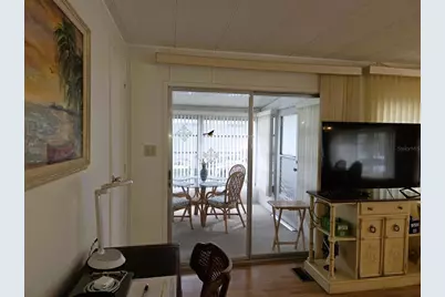 3209 Oakwood Boulevard S, Sarasota, FL 34237 - Photo 19