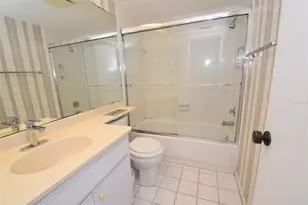 1518 Pelican Point Dr, Sarasota, FL 34231 - Photo 13