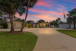 7215 Westmoreland Dr, Sarasota, FL 34243 - Photo 1