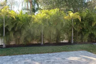 2555 Fireflag Ln, Sarasota, FL 34232 - Photo 17