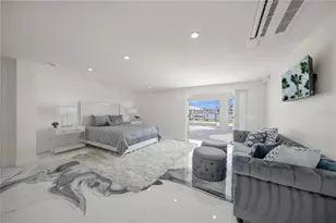 1400 Siesta Dr, Sarasota, FL 34239 - Photo 37