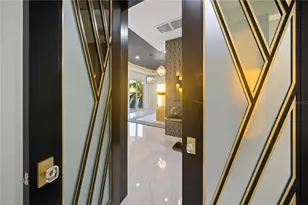 1400 Siesta Dr, Sarasota, FL 34239 - Photo 21