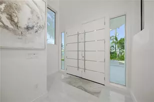 1400 Siesta Dr, Sarasota, FL 34239 - Photo 5