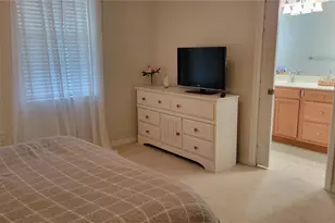 3740 82nd Ave Cir E, Sarasota, FL 34243 - Photo 15