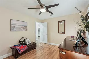2304 Seattle Slew Dr, Sarasota, FL 34240 - Photo 17