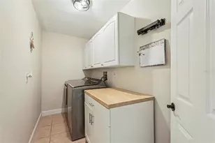 2304 Seattle Slew Dr, Sarasota, FL 34240 - Photo 15