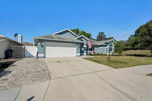 2304 Seattle Slew Dr, Sarasota, FL 34240 - Photo 3