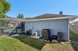 2304 Seattle Slew Dr, Sarasota, FL 34240 - Photo 35