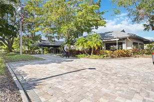 5430 Eagles Point Cir, Sarasota, FL 34231 - Photo 25