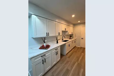7362 Silver Fern Boulevard #8, Sarasota, FL 34241 - Photo 3