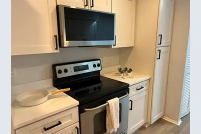 7362 Silver Fern Boulevard #8, Sarasota, FL 34241 - Photo 23