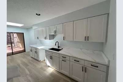 7362 Silver Fern Boulevard #8, Sarasota, FL 34241 - Photo 5