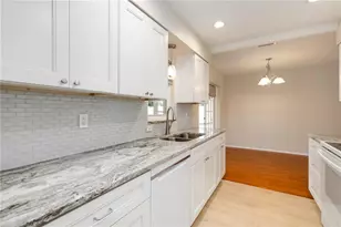 2705 Amanda Dr, Sarasota, FL 34232 - Photo 17