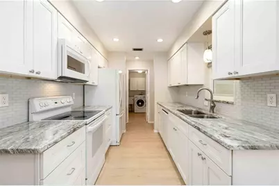 2705 Amanda Drive, Sarasota, FL 34232 - Photo 13