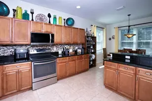 208 36th St NE, Bradenton, FL 34208 - Photo 9
