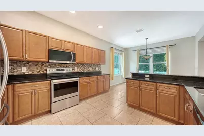 208 36th Street NE, Bradenton, FL 34208 - Photo 13