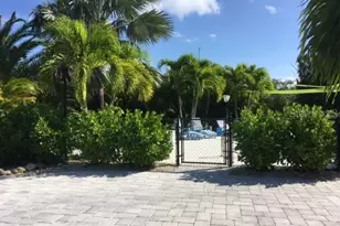 8010 Marina Dr, Holmes Beach, FL 34217 - Photo 31