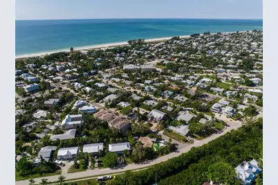 8010 Marina Drive, Holmes Beach, FL 34217 - Photo 33