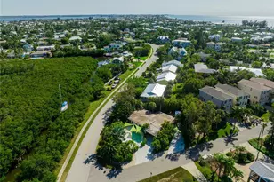 8010 Marina Dr, Holmes Beach, FL 34217 - Photo 5