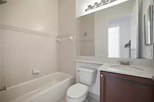 6507 41st Ct E, Sarasota, FL 34243 - Photo 21