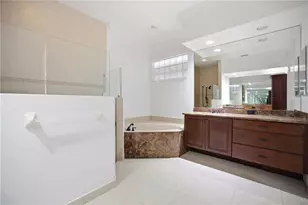 6507 41st Ct E, Sarasota, FL 34243 - Photo 19