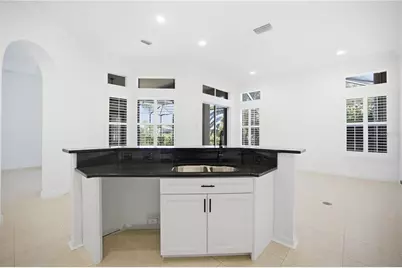 6507 41st Court E, Sarasota, FL 34243 - Photo 11