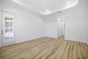 6507 41st Ct E, Sarasota, FL 34243 - Photo 17