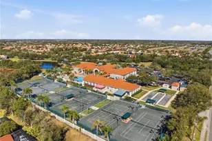 6507 41st Ct E, Sarasota, FL 34243 - Photo 37