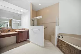 6507 41st Ct E, Sarasota, FL 34243 - Photo 23