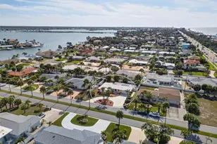 104 22nd St, Belleair Beach, FL 33786 - Photo 3