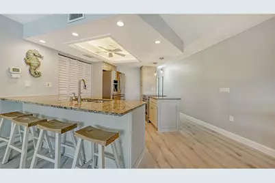 108 9th Street S #E, Bradenton Beach, FL 34217 - Photo 5