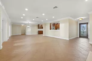 5530 Driftwood Dr, Lakeland, FL 33809 - Photo 11