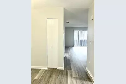 5507 Fountain Lake Circle #B205, Bradenton, FL 34207 - Photo 3