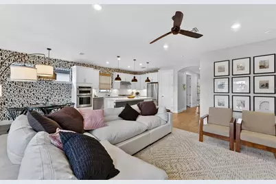 5737 Bay Pine Way, Sarasota, FL 34238 - Photo 9