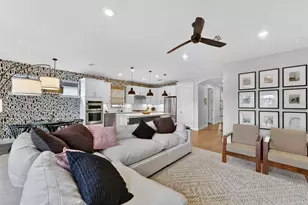 5737 Bay Pine Way, Sarasota, FL 34238 - Photo 9