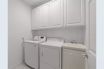 7665 Bergamo Avenue, Sarasota, FL 34238 - Photo 11