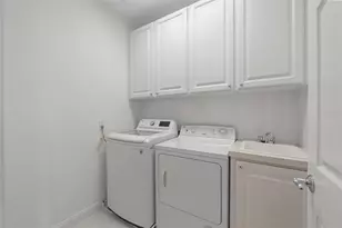 7665 Bergamo Ave, Sarasota, FL 34238 - Photo 11