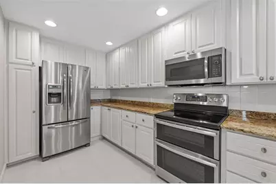 7665 Bergamo Avenue, Sarasota, FL 34238 - Photo 5