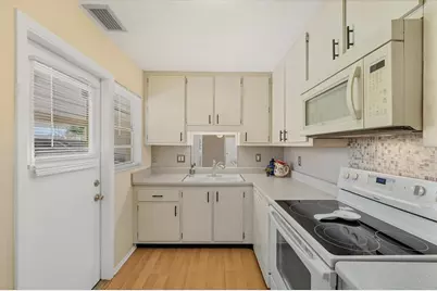 390 301 Boulevard W #27C, Bradenton, FL 34205 - Photo 13