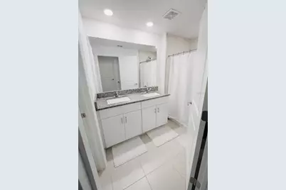 4545 Tuscan Loon Drive, Tampa, FL 33619 - Photo 3