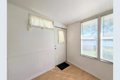 4017 Lake Bayshore Drive #109, Bradenton, FL 34205 - Photo 7