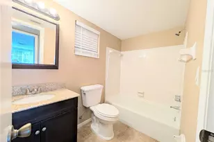 4017 Lake Bayshore Dr, Bradenton, FL 34205 - Photo 15