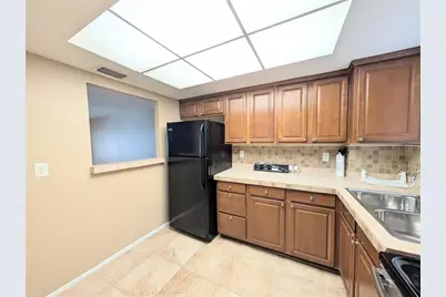 4017 Lake Bayshore Drive #109, Bradenton, FL 34205 - Photo 3