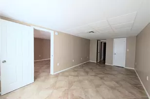 4017 Lake Bayshore Dr, Bradenton, FL 34205 - Photo 11