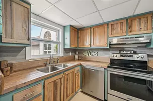 2727 75th St W, Bradenton, FL 34209 - Photo 9