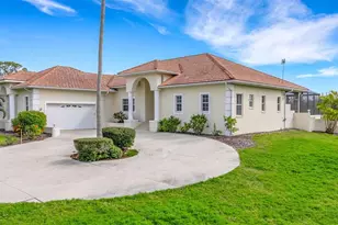 102 Brenda Ln, Nokomis, FL 34275 - Photo 11