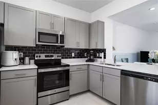 6253 Whetstone Ct, Palmetto, FL 34221 - Photo 3